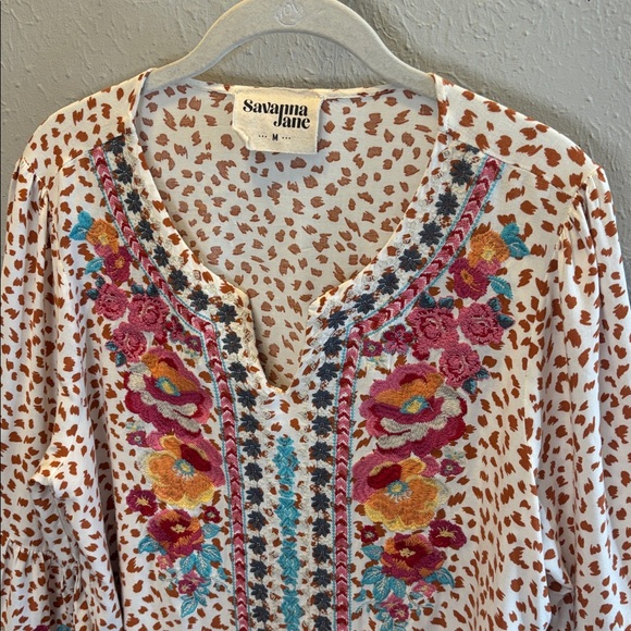 Savanna Jane Boho Babydoll Cheetah Top Blouse Floral Embroidery Women’s Medium - Picture 4 of 10